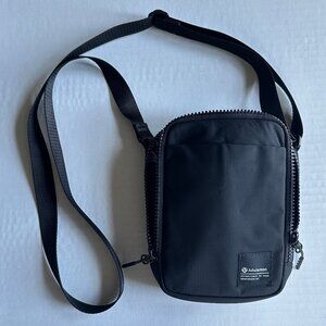 Lululemon Easy Access Crossbody Bag 1.5 L Black
